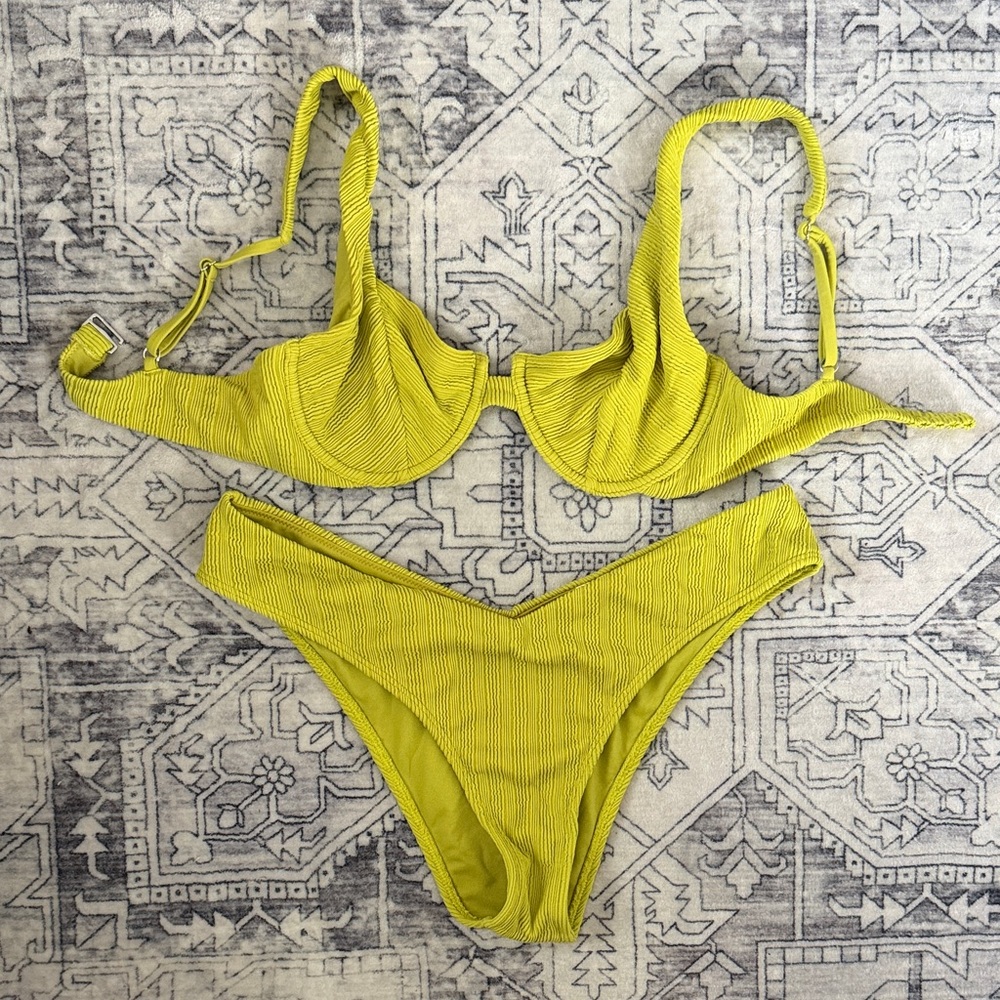 Women’s Lime Ribbed Underwire Bikini Set - Unbranded